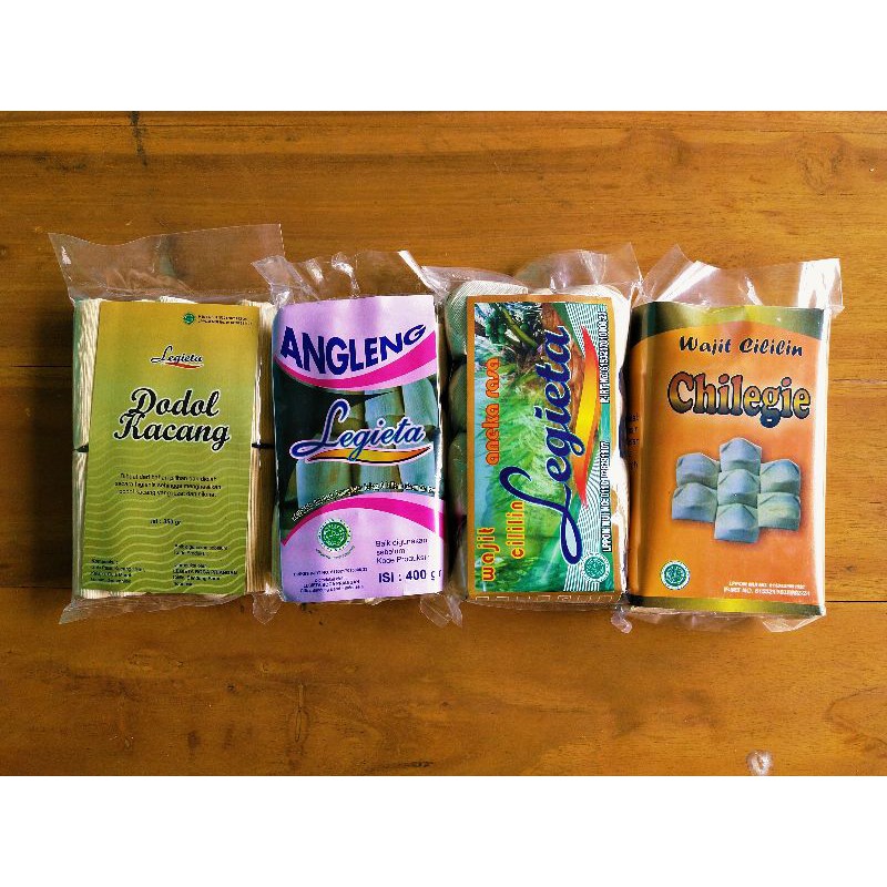 

Wajit Chilegieta dari Legieta 500gr - Wajit Cililin Oleh oleh khas Bandung / Wajit ketan kelapa