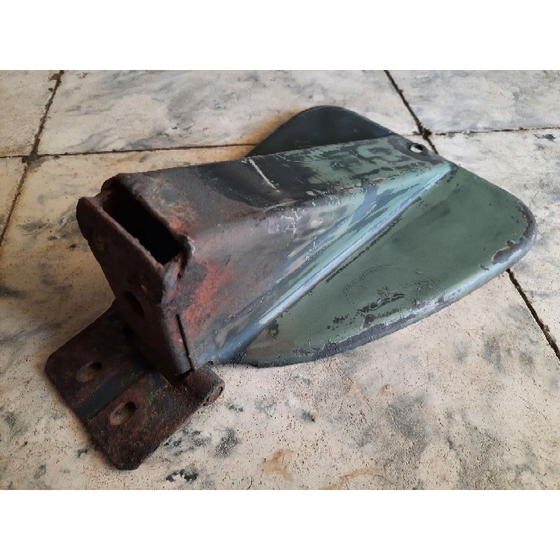 dudukan tatakan jok depan vespa PTS original