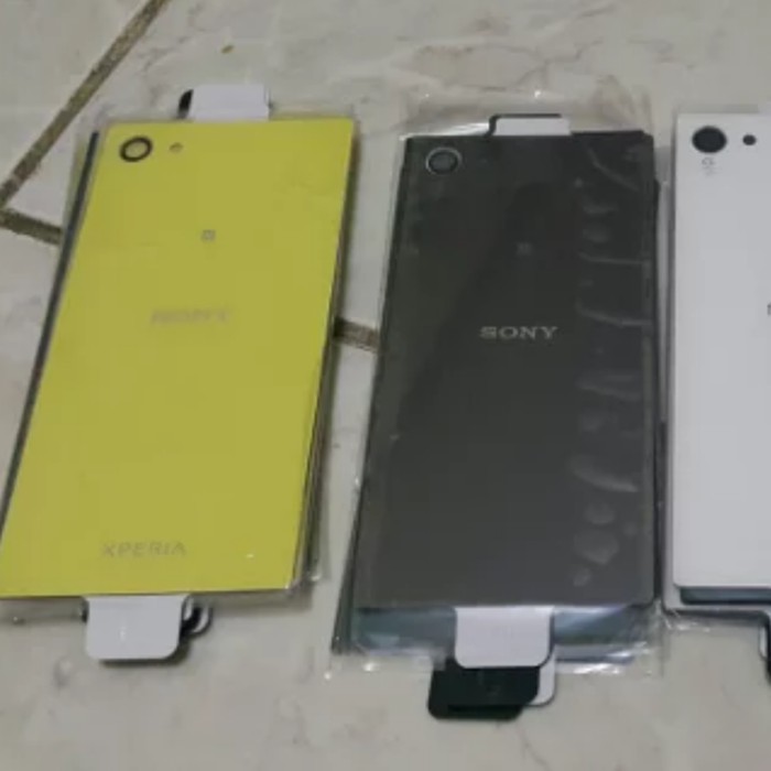 Back cover casing belakang Z5 Compact.