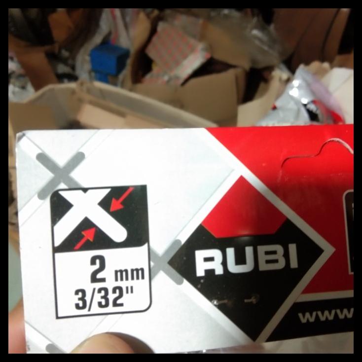 

Pengatur Jarak Keramik / Pembatas Nat Keramik Atau Granit Size 2 Mm.