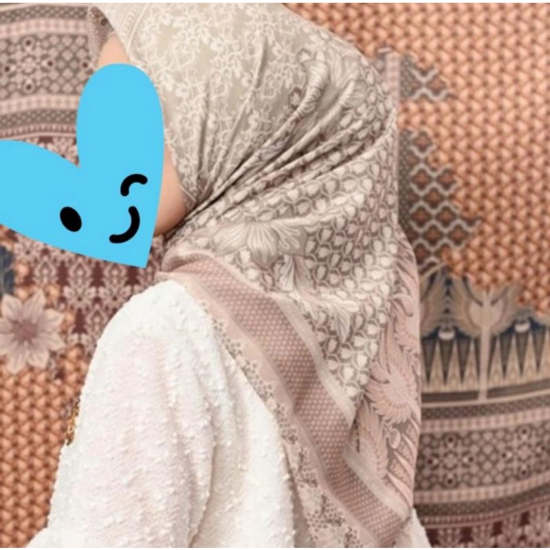 Wearing klamby Julang Scarf