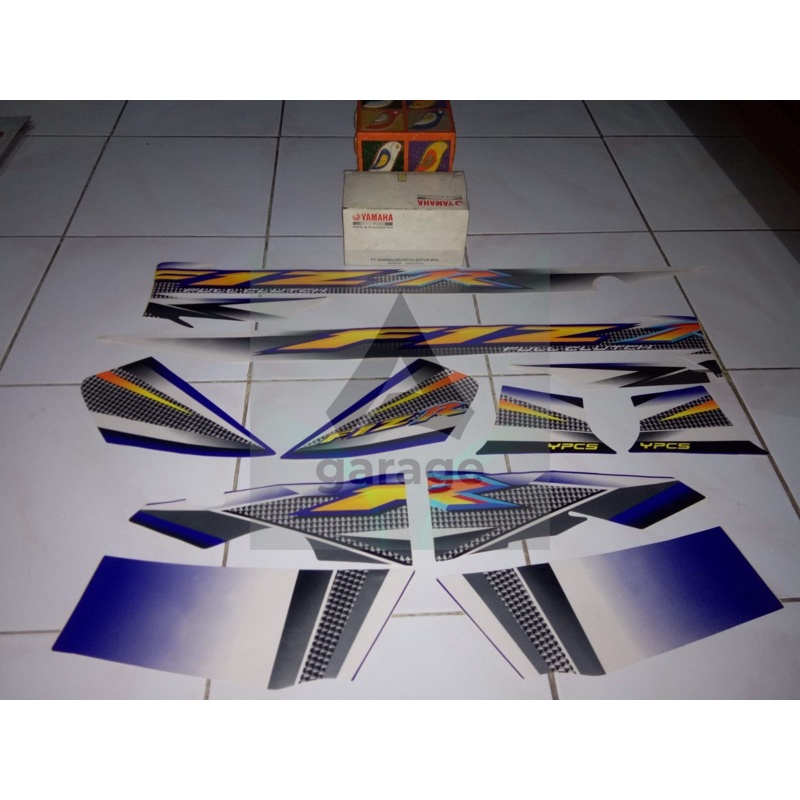 Striping sticker stiker yamaha fizr f1zr fiz r 2004 biru putih dpbmc seperti original 95% (non origi