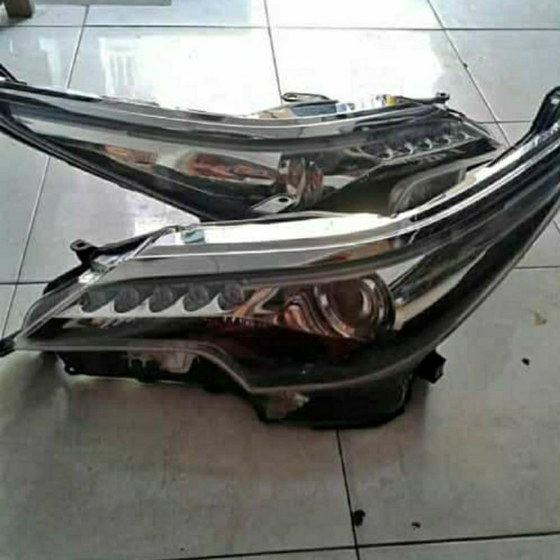 Headlamp Fortuner VRZ