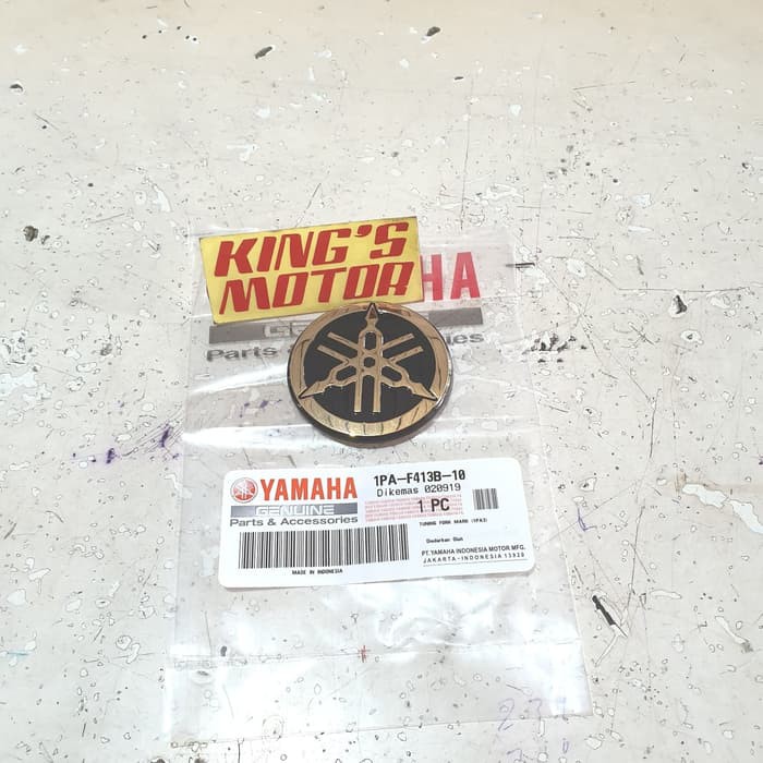 EMBLEM LOGO TANGKI VIXION NEW, NVL, NVA GOLD (1PA) ASLI YAMAHA