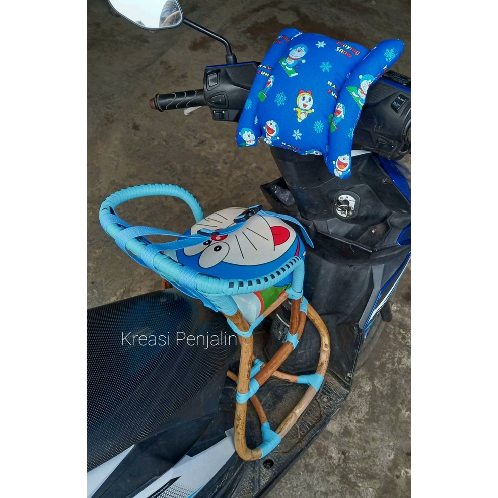 Kursi Boncengan Anak Motor Matic Free Sabuk dan Bantal / Bangku Boncengan Anak Motor Matic Rotan / Dudukan Anak Motor Matic / Boncengan anak motor matic murah / Jok motor depan anak / kursi depan untuk bayi motor matic / Boncengan anak rotan / Kursi Rotan