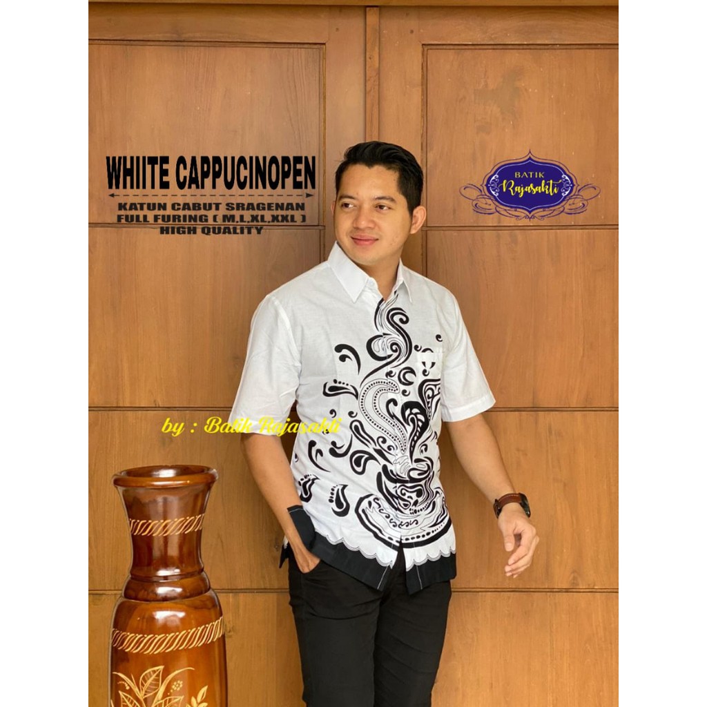 WHITE CAPUCINO RAJASAKTI KEMEJA BATIK SOLO PRIA LENGAN PENDEK LAPIS FURING ATASAN BATIK PREMIUM MODERN KATUN HALUS BAHUWIRYA  BANAMITRA BANAMITRA PUTIH BANGSAWAN BAYU PUTRA BERLIAN BIRU BHARATAYUDA BIMASENA BIRENDRA BIRU INDAH BRAHMAKERTA BRAHMAKERTA MERA