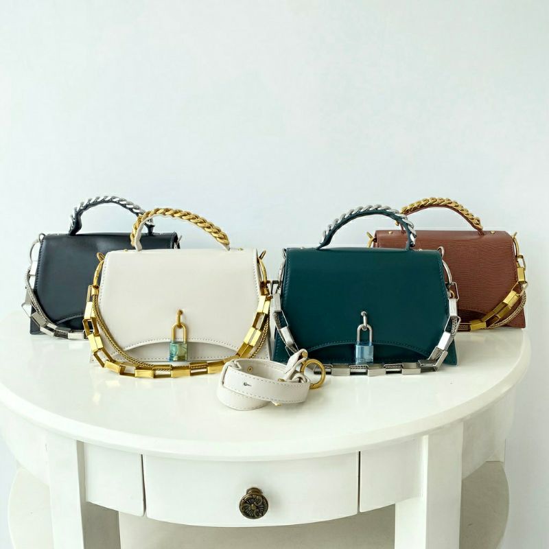 CK PADLOCK TRAPEZE CHAIN SHOULDER BAG