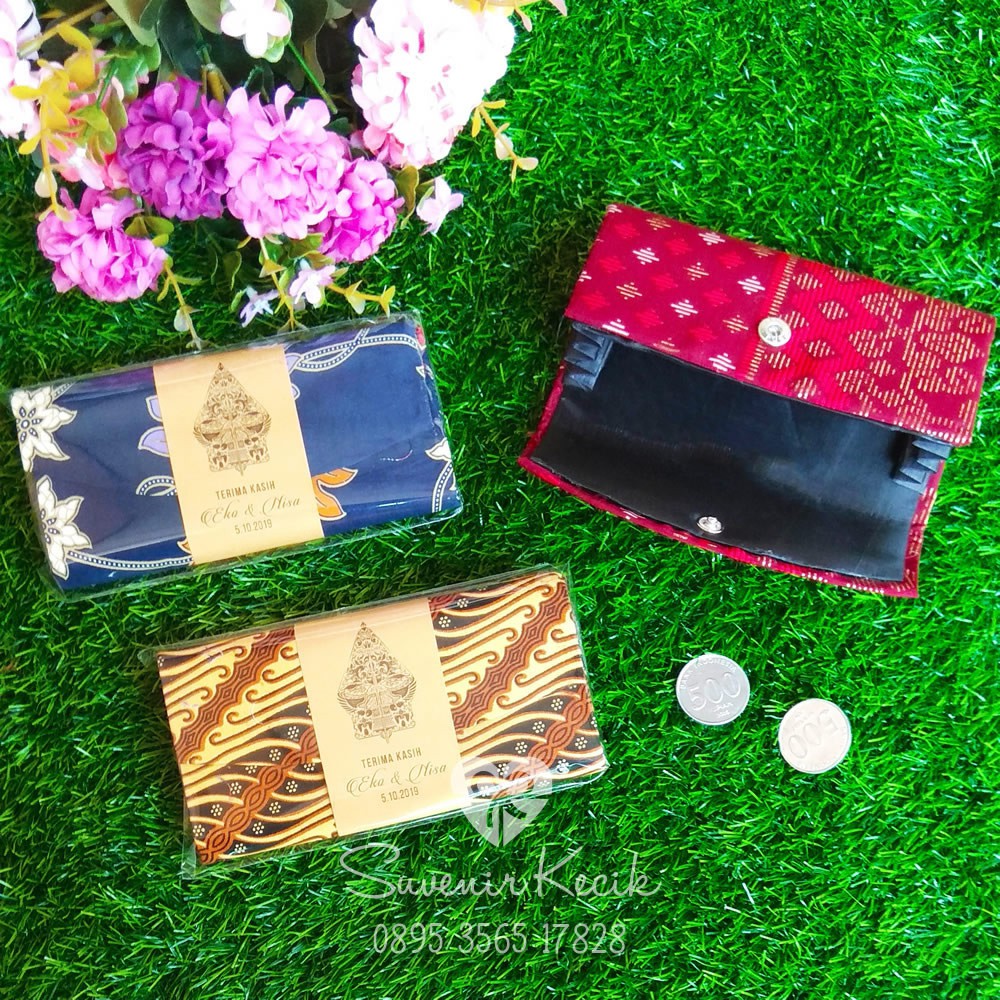 

Souvenir Dompet Batik Besar Ukuran 15*9cm Wrap Kraft Kemas Plastik isi 100pcs
