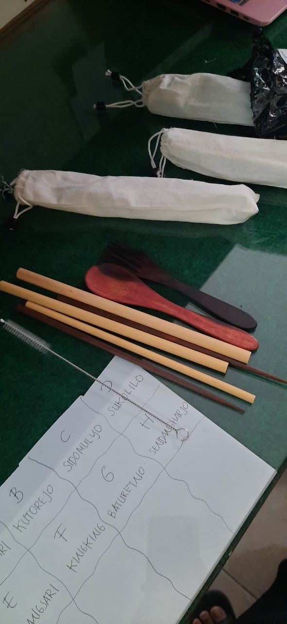 Set Alat Makan Sendok,garpu,sumpit,sedotan Korea / Jepang