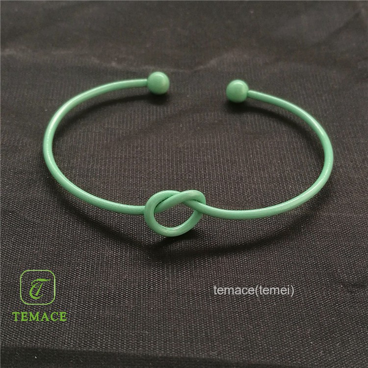 Gelang Tangan Aneka Warna Aksen Berlian Bentuk Hati untuk Wanita