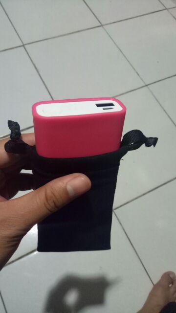 Pouch Kantong Serut Bahan Bludru (beludru Polos)