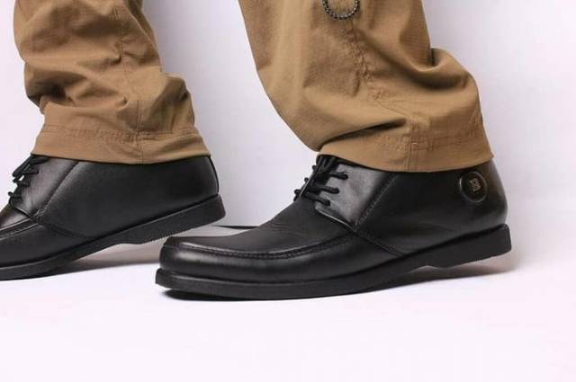 Sepatu boot ankle pria sepatu kondangan model helvio