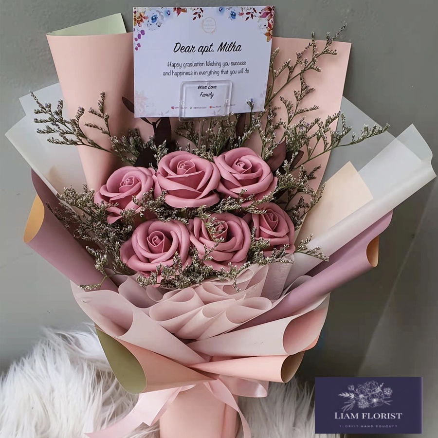 BUKET BUNGA MAWAR 6 STEM SPON/BUKET BUNGA ARTIFICIAL/BUKET ULANG TAHUN ANNIVERSARY WISUDA