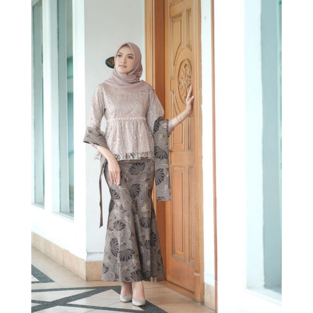 Batik Brukat Couple Kebaya Modern, Kebaya Tunangan,kebaya Lamaran, Kebaya Kondangan, Kebaya Wisuda-3