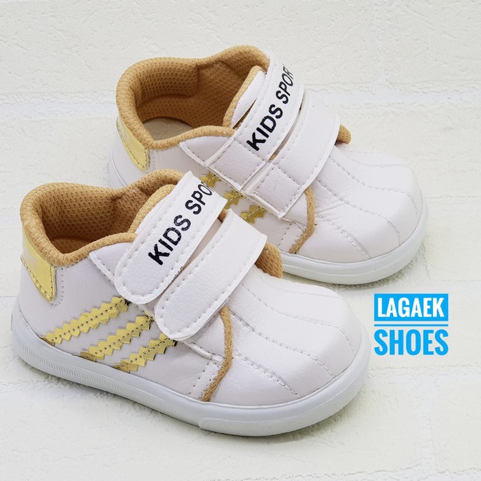  SEPATU  ANAK  USIA  1 2 3  4 5 6 TAHUN  SPORTY PUTIH GOLD BE 