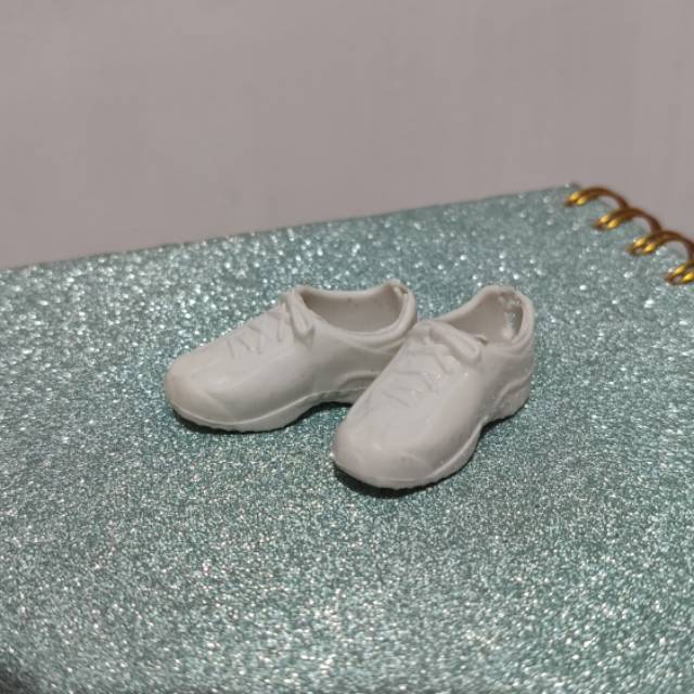Sepatu boneka cowo ken