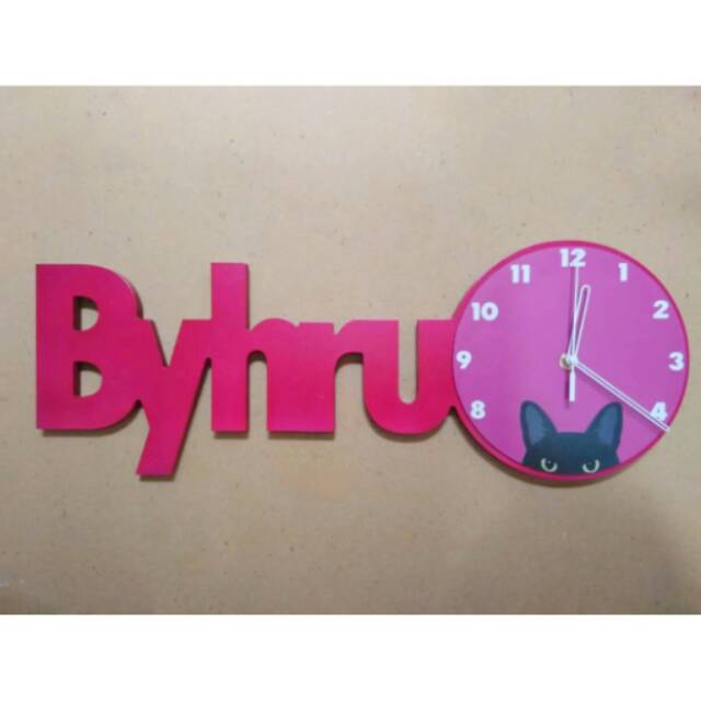 Jam dinding kayu custom nama