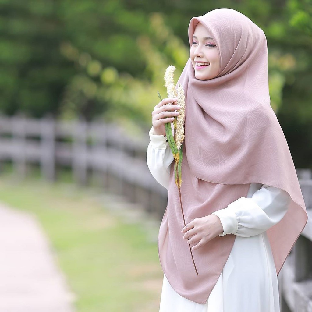 Hijab muslimah segi empat wolfis syari