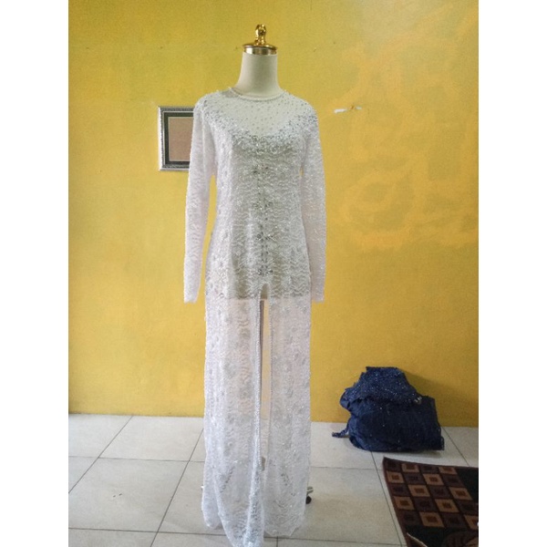 kebaya akad new preloved + mangset lycra + hijab rajut tebal+ jarik putih sepasang + hijab slayer