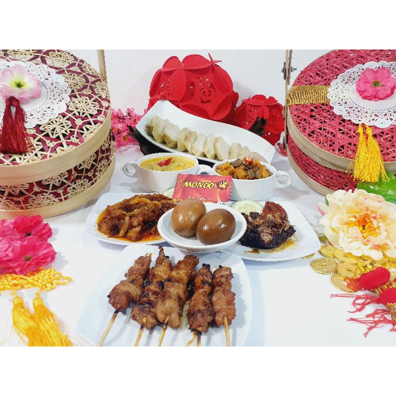 

Lontong Cap Gomeh Hampers