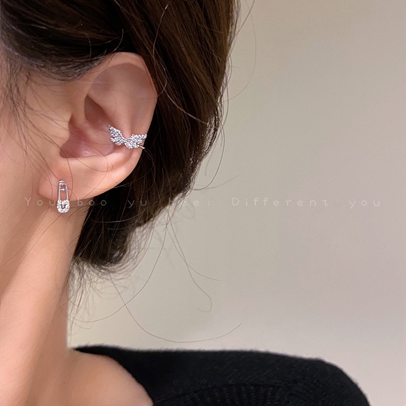 Anting Stud Zircon Bentuk Sayap Malaikat Asimetris Untuk Wanita