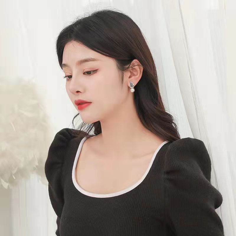 (Hello Girl)E08 Anting Wanita Model Tusuk Permata Gaya Korea Import