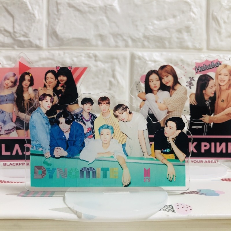 Stand Display Meja Bahan Akrilik Desain Kpop BTS Dynamite Blackpink