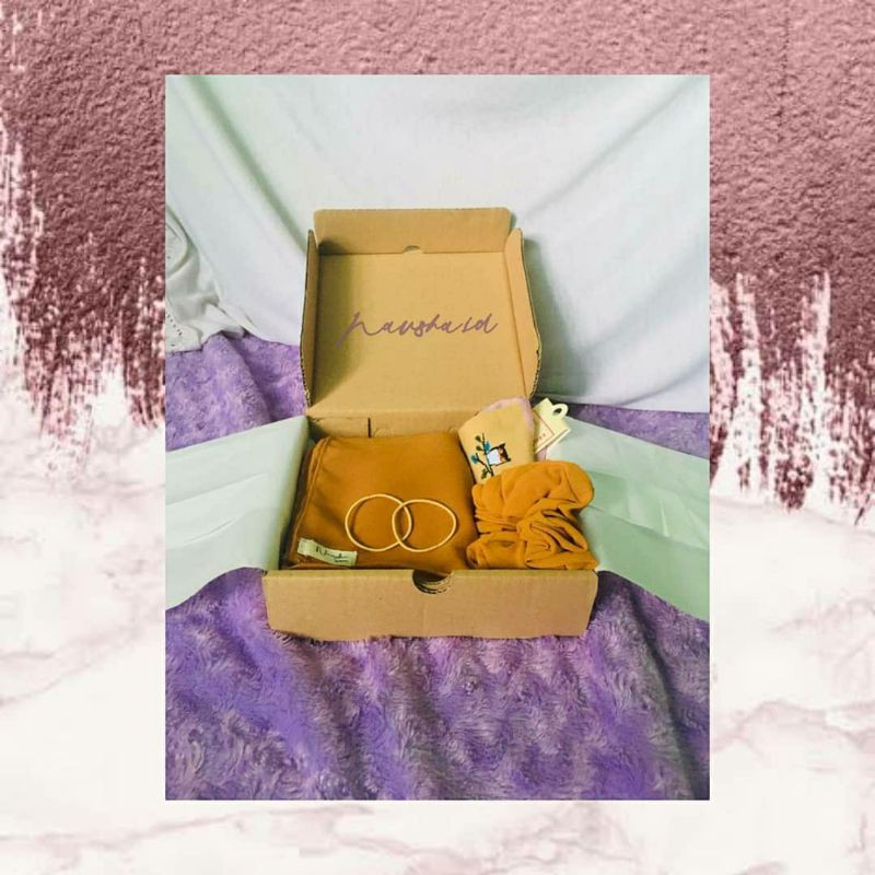 

Gift box aesthetic hijab package / paket kado estetik / gift box/ paket hijab / hijab package