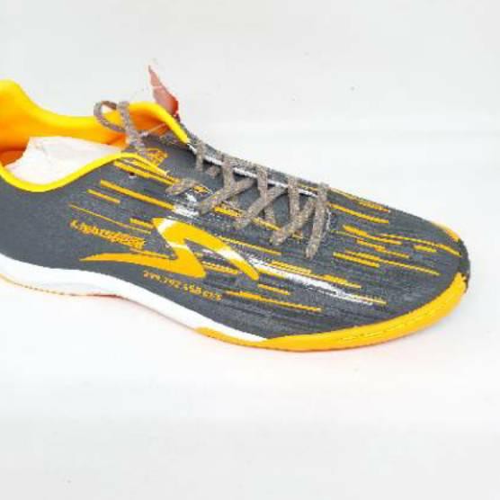 「 Top Seller 」 J Kicosport Sepatu bola futsal specs accelerator lightspeed reborn fg in grey orange