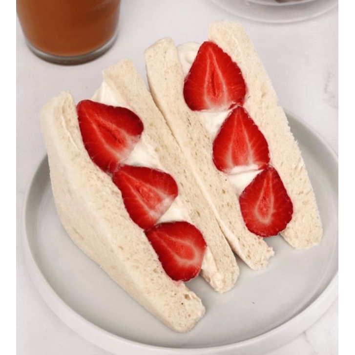 

Sandwichstrawberry