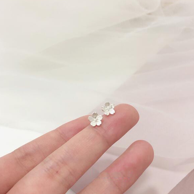 1 Pasang Anting Stud Desain Sakura 3d Bahan S925 Silver Anti Alergi Untuk Wanita