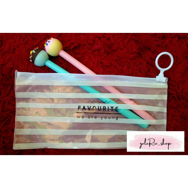 

PAKET HEMAT 2 PULPEN + KOTAK PENSIL / PAKET HEMAT PUPPEN GEL KARAKTER + TEPAK PENSIL