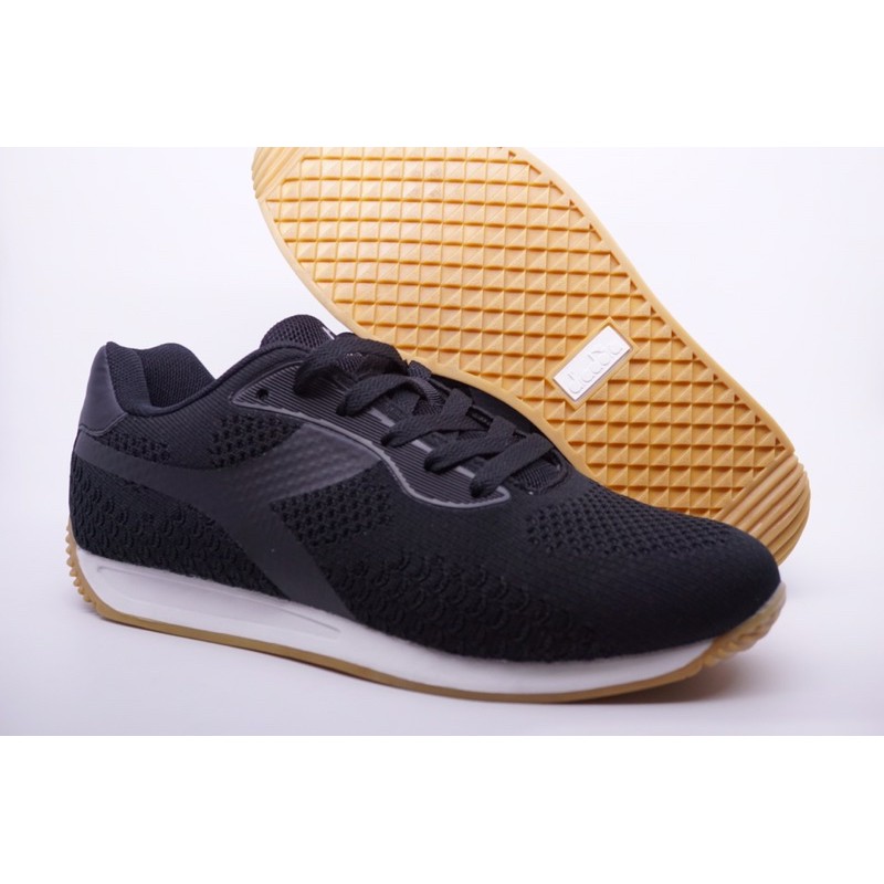 Diadora Vilelmo black.  DIACA91003BK. Sepatu Pria original diadora men shoes sneakers diadora