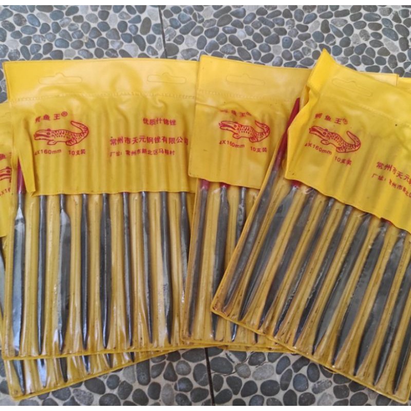 kikir besi file set 10 pcs size 5 × 180 mm Cap buaya (AI)