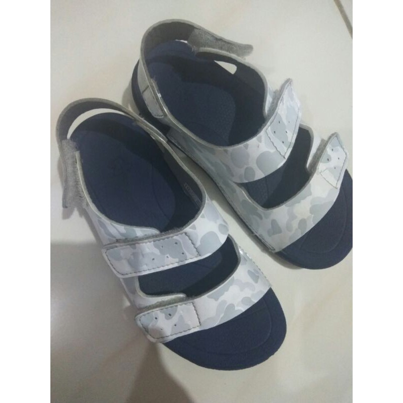 Preloved Sepatu Sendal Toezone Original Free Kaos Kaki Skechers Original (PL)