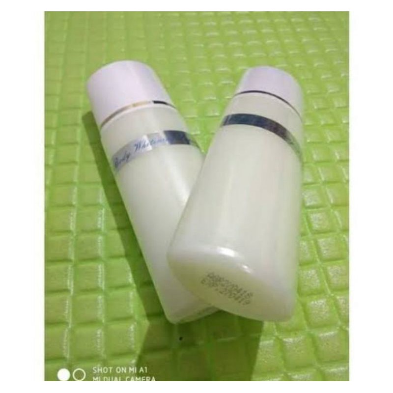 PEMUTIH BADAN HB SUPER ANGGUR HANDBODY LOTION MALAM