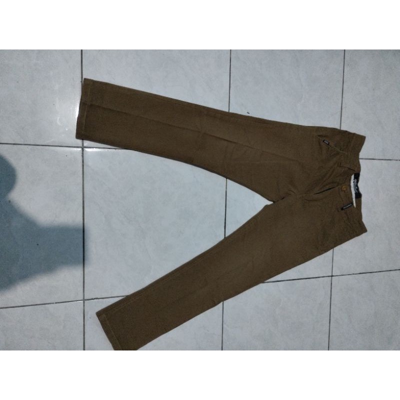 Celana Chinos Cowok By Rowndvsn