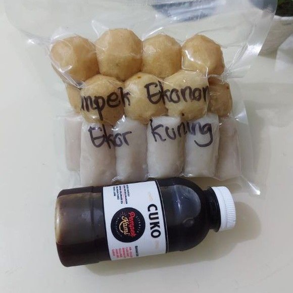 Pempek 21 Pcs + Cuko Ekonomis Ikan Ekor Kuning (Mix. Adaan & Lenjer)