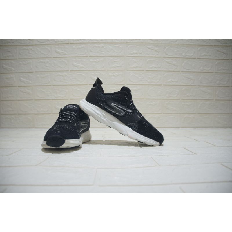 Skechers GoRun Ride 6