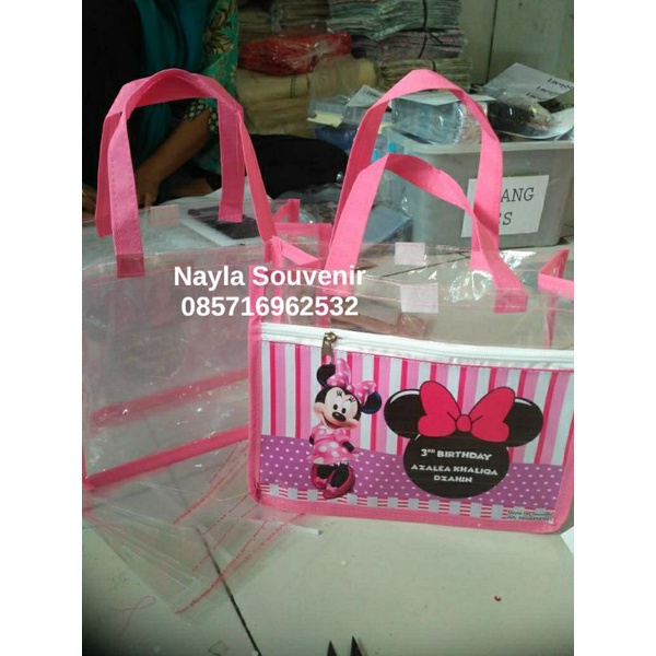 

CUSTOM tas souvenir ultah mika model kantong resleting