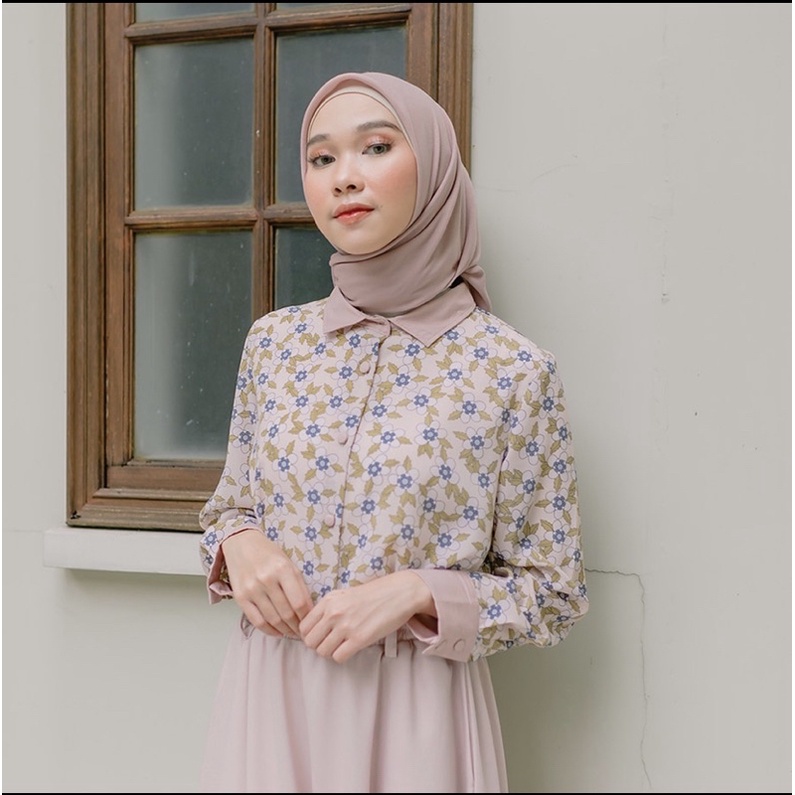 Hijabchic x Thatal Miskha Floral Pattern Top
