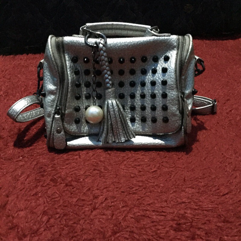 PRELOVED, tas silver