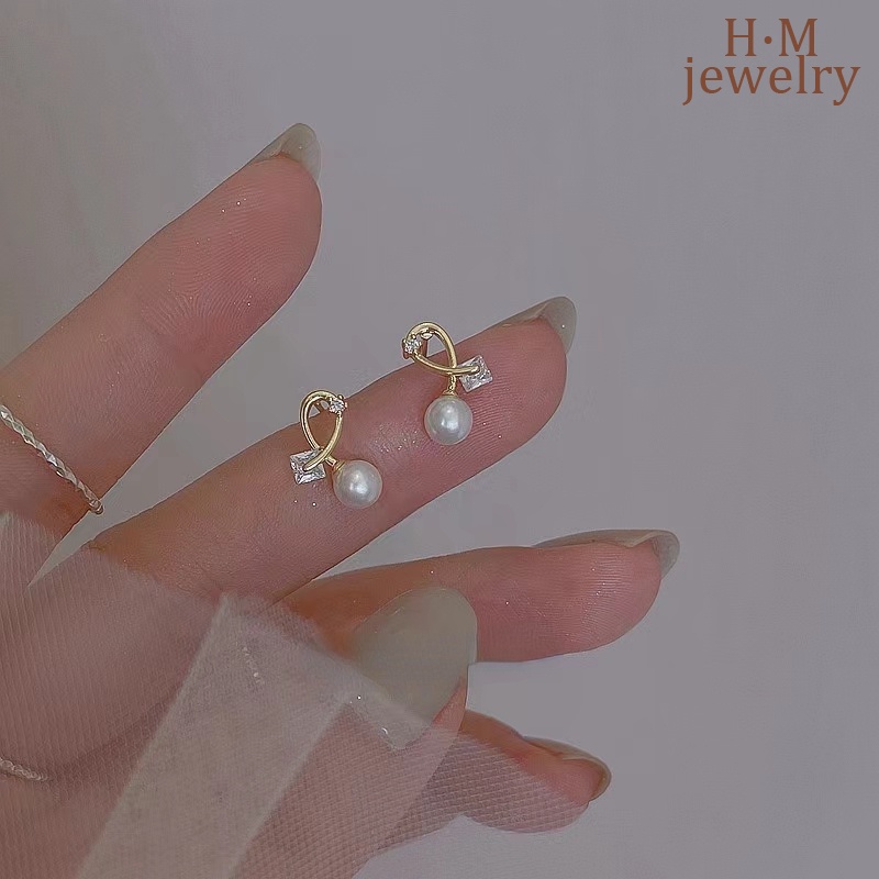 Anting Tusuk Berlian Imitasi Bentuk Kotak Hollow Untuk Wanita