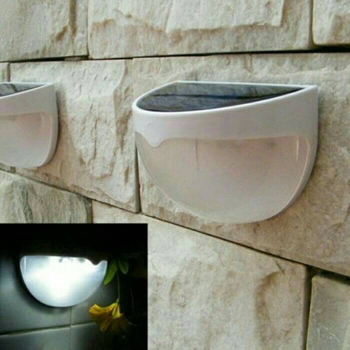 Lampu LED Tembok Dinding Outdoor Taman Solar Cell Otomatis