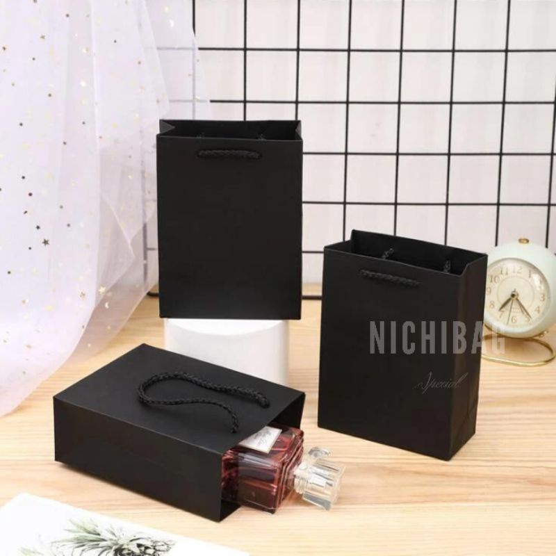 

LUXURY PAPER BAG SUPER BLACK PREMIUM 12×5×16 | PAPER BAG SOUVENIR | PAPER BAG WEDDING | PAPER BAG CINCIN | PAPER BAG| GOODIE BAG | PAPER BAG PERNIKAHAN | PAPER BAG HAJATAN| PAPER BAG BRIDESMAIDS