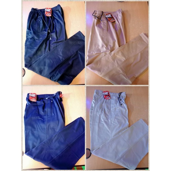 Unclewest celana training