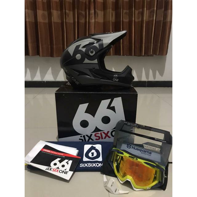 SIXSIXONE 661 COMP MATTE BLACK FULLFACE HELMET + GRATIS GOGGLES