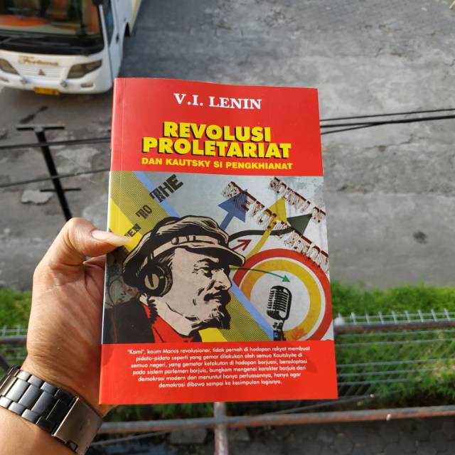 

Buku Revolusi Proletariat Dan Kautsky Si Pengkhianat By V I Lenin
