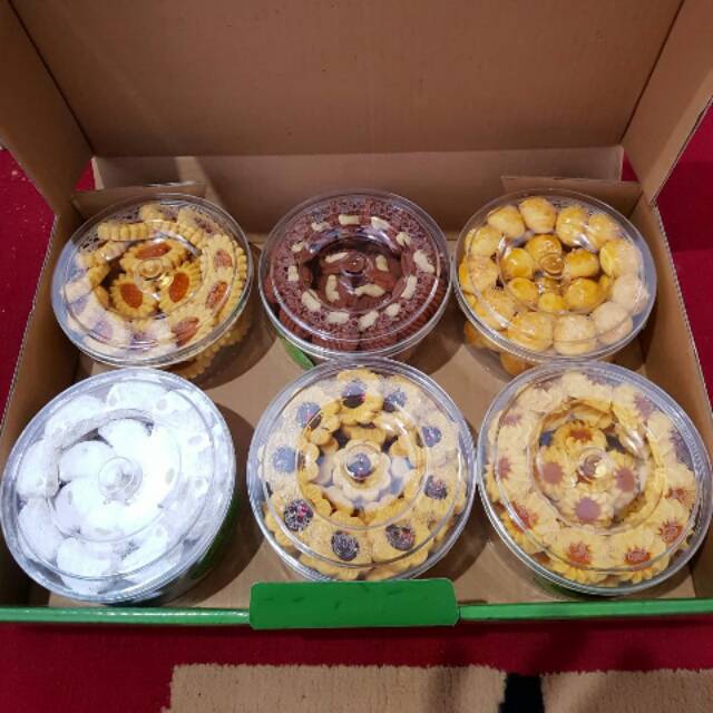 

Kue Lebaran 1paket isi 6 macam kue. 110.000