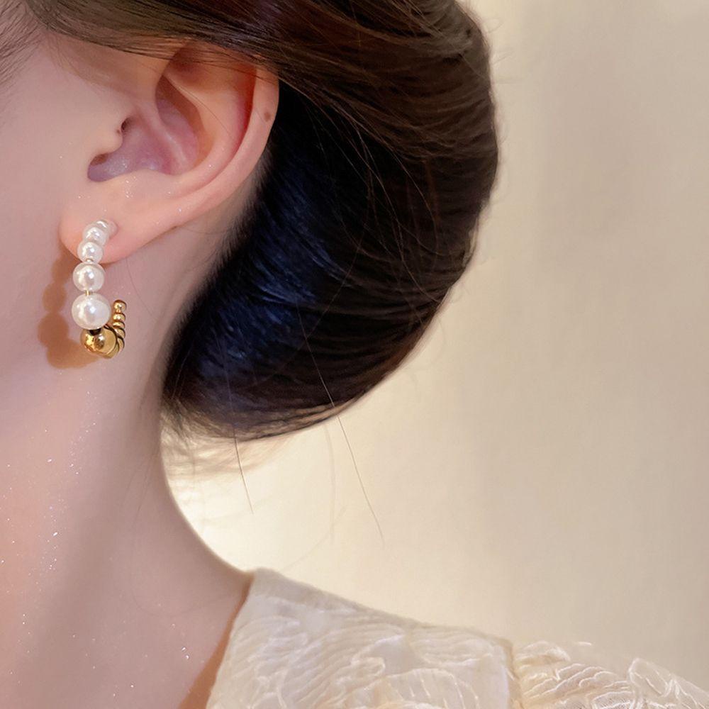 NEEDWAY Needway Wanita Menjuntai Anting Elegan Gaya Vintage Mutiara Aksesoris Perhiasan Bentuk C Lady Fashion Hoop Earrings